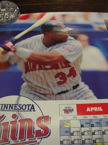 Kirby Puckett Minnesota Twins 1990 SA Knothole Game Poster -  25 7/8" x 18 3/8" Cover