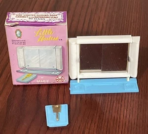 Louis Marx Little Hostess Side-Lighted Sliding Door Cabinet & Bath Scale 8859 - Picture 1 of 11