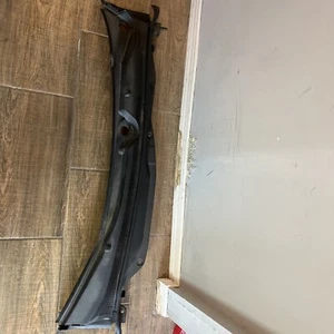 2010-2017 Chevrolet Equinox Windshield Wiper Cowl Cover Used OEM 20864530 - Bild 1 von 3