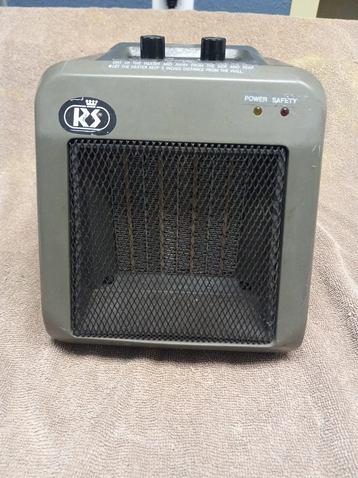 RST-590 TABLETOP CERAMIC HEATER - Royal Sovereign BRAND - Image 1 of 4