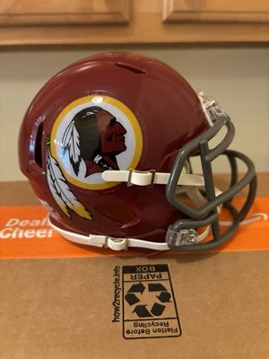 Mini casco de fútbol americano Washington Redskins 2016-2019 máscara facial gris oscuro alternativa Foto 1 de 4