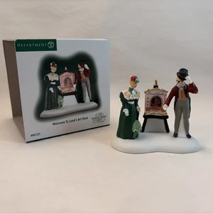 Department 56 Dickens' Village Welcome To Lund's Art Show 807225 - Bild 1 von 6