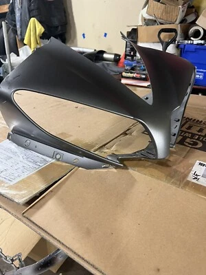 Carenado de capó de faros delanteros superiores dañados 2009 2010 2011 R1 OEM Foto 1 de 4