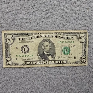 1969-C ABRAHAM LINCOLN FIVE DOLLAR BILL $5 Philadelphia Vintage Circulated Money - Picture 1 of 15