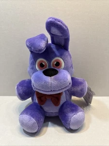 FNAF Bonnie 8” Peluche GITD GLOW Eyes Jazwares 2025 - Imagen 1 de 3