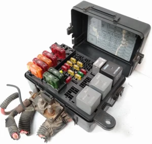 1999 Chevy Suburban 4x4 K1500 Relay Fuse Box Engine Bay Under Hood Sierra K29 - Picture 1 of 18