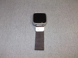 Fitbit Versa Lite FB415 - NOT WORKING - Picture 1 of 6
