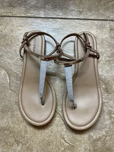 Call it Spring Aarenial Thong Sandals Size Womens 8 EUC Flat Gray White Tan Gold - Picture 1 of 6