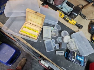 Storage boxes with lids, job lot Various about 30 various sizes - Picture 1 of 3