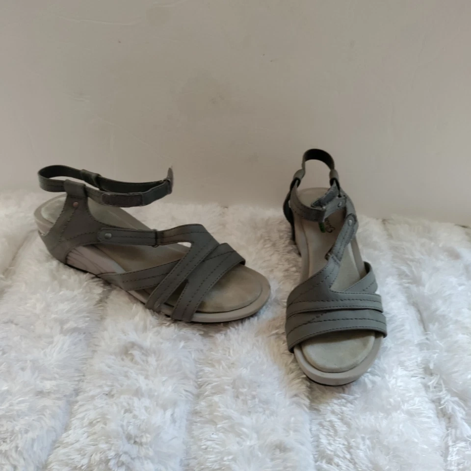 BareTraps Belina Memory Foam Sandals Gray Hook and Loop Sz 8 M - Image 1 of 4