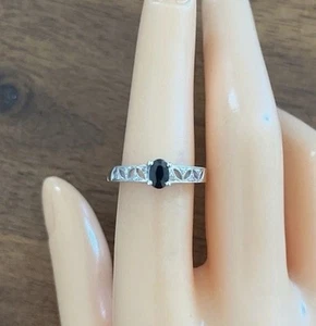Anillo solitario de diamantes y zafiros de 0,33 quilates de oro amarillo de 9 quilates, talla N del Reino Unido - Imagen 1 de 8