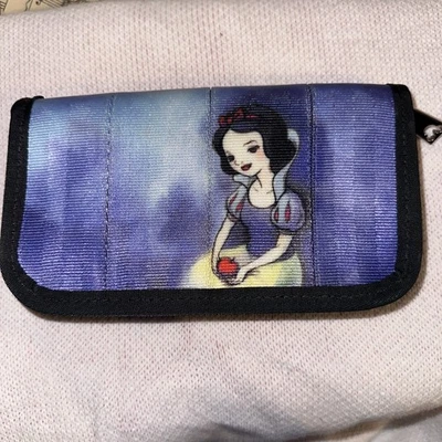 Cartera Harvey’s For Disney Couture Blancanieves And Evil Queen Foto 1 de 4
