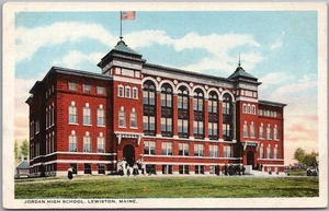 c1930s LEWISTON Maine Postkarte "JORDAN HIGH SCHOOL" Gebäude & Schüler Curteich - Bild 1 von 2