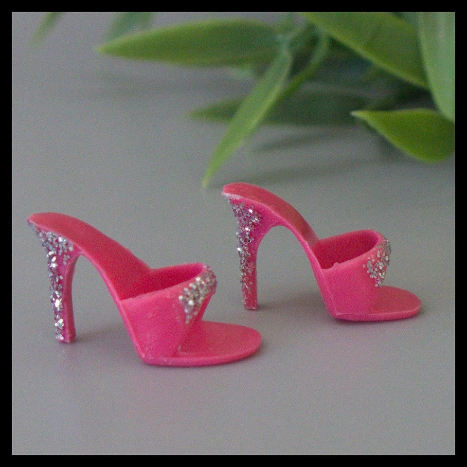 🎀Barbie Satin N Rose #1611 PRATA ROSA Glitter OT Mules Heels Antigo 1963 *N EXCELENTE🎀 - Imagem 1 de 4
