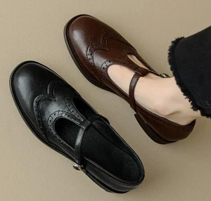 Damenschuhe rund geschnitten Brogue geschnitzt Mary Jane Schnalle Riemen Blockabsatz Leder - Bild 1 von 7