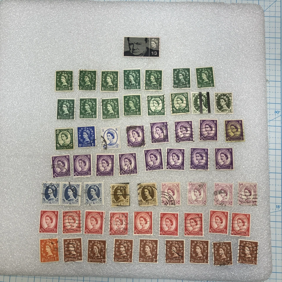 55 USED Vtg. Great Britain Stamps Queen Elizabeth Stamps + 1 Bonus; A DEAL! Look - Image 1 of 4