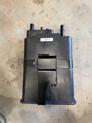 Tanque de emisiones evaporador de combustible de carbón Maserati GranTurismo Quattroporte OEM Foto 1 de 4