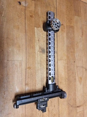 Mira de arco recurva negra dorada, competición olímpica 9" WT gris derecha BGCOR9T-R Foto 1 de 4