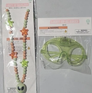 Green Alien Light Up Kid's Necklace & Glasses - Picture 1 of 6