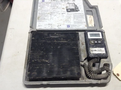 Báscula electrónica de carga de refrigerante TIF 9010A Slimline probada - Imagen 1 de 4