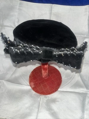 De colección Ruby Ross California Negro Terciopelo Gorra Sombrero Cuentas Arco Trasero Sombrero Foto 1 de 4