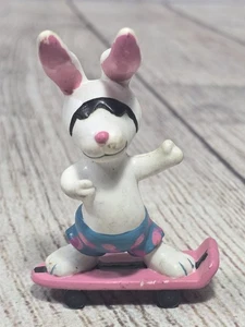 Beachbum 1989 Applause Energizer Bunny Skateboard PVC Figure 3" Rabbit Miniature - Picture 1 of 7