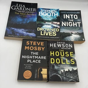 Crime Thriller Books Holiday Read Bundle X 5 Paperbacks Suspense Mixed Authors  - Picture 1 of 18