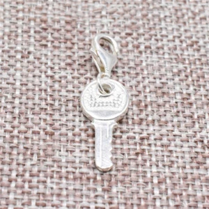 925 Sterling Silber Schlüssel Clip On Charm mit Karabinerverschluss für Armband Halskette - Bild 1 von 4