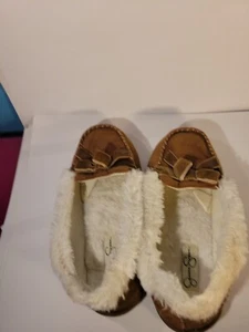 Jessica Simpson Faux Fur Lined Suede Moccasin Slippers Size L (2-3) - Picture 1 of 8