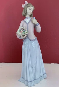 LLADRO #7644 INNOCENCE IN BLOOM 1996 COLLECTOR'S SOCIETY BLUMENMÄDCHEN NEUWERTIG IN BOX - Bild 1 von 12