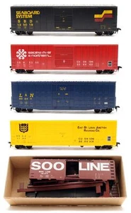 ROUNDHOUSE 'HO' GAUGE RAKE OF 5 ASSORTED KIT BUILT BOX CAR WAGONS *1 UNBUILT* - Picture 1 of 7
