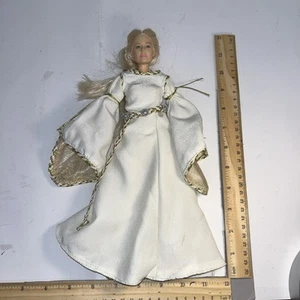 Toy Biz Herr der Ringe Die zwei Türme Collector Series 12" Eowyn 2002 #K-525 - Bild 1 von 1