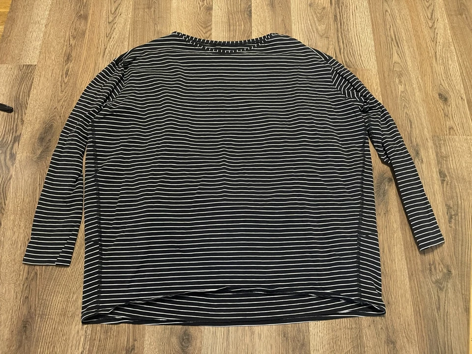 Camisa Lululemon, ¿talla grande para mujer? Negro Blanco, Rayas, Manga Larga, Logo Foto 1 de 4