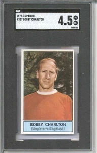 Tarjeta de fútbol vintage 1972 Panini Bobby Charlton #327 SGC 4,5 en muy buen estado-excelente+ - Imagen 1 de 2