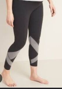 NWOT Old Navy Women Activewear Pants Medium. Gray Balance Legging Crop Go-Dry 