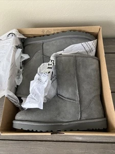 BRANDNEUE UGG BOOTS! Klassische Damenshorts Größe 8 W II. Farbe Grau. W/1016223 - Bild 1 von 4