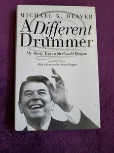 A DIFFERENT DRUMMER MICHAEL DEAVER (HC/DJ, 2001, FIRST EDITION) - Picture 1 of 17