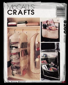 Patrón de costura SIN CORTAR - Manualidades McCall's - 8260 - Organizadores colgantes - Bolsa de ropa - Bolsa de coche - Imagen 1 de 2