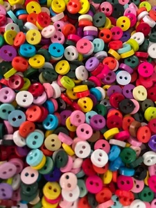 200 pcs mini colorful buttons 2 holds Embellishments size 6 mm - Picture 1 of 1