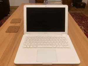 MacBook 7.1 White Unibody 13.3 | A1342 | Mid 2010| 500 SSD| 8 GB| Ventura 13.7.6 - Bild 1 von 19