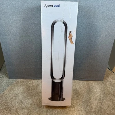 Ventilador Dyson Cool Tower AM07 con control remoto en negro plateado Foto 1 de 4