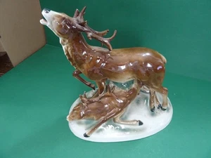 Figur Hirsch mit Kalb unter dem Muttertier Pinte 23 mal 16 H 24 - Bild 1 von 6