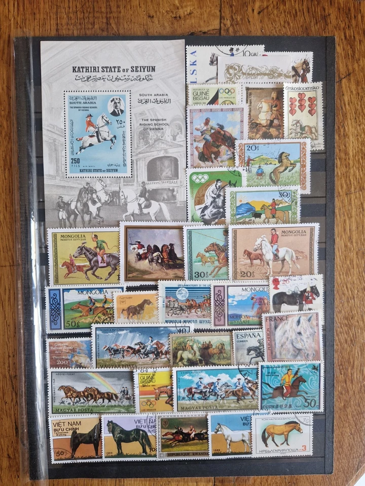 + de 30 Timbres Chevaux & 1 bloc  ( lot K 188 ) - Photo 1/1