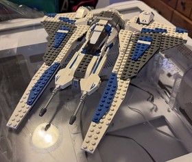 LEGO Pre Vilzla Mandalorian Fighter Set Including Minifigures Set 9525 Displayed