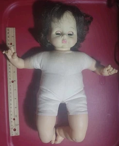 Vintage 19 Zoll Madame Alexander 1965 brünette blau braune Puddin Puppe macht Lärm - Bild 1 von 9