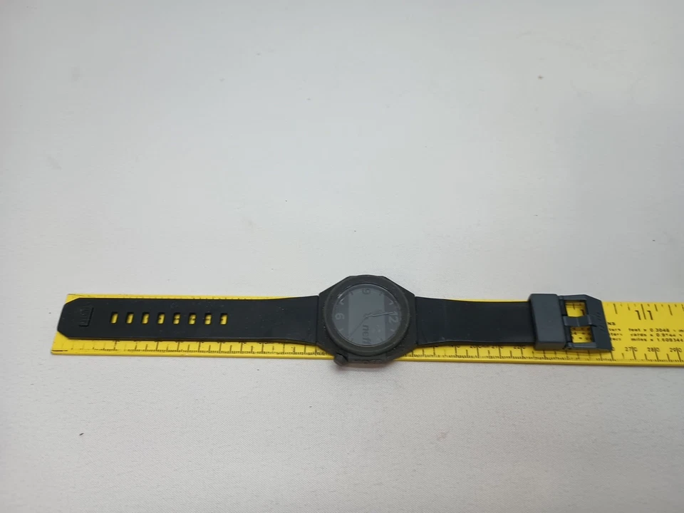Reloj Neff Daily 42 mm esfera negra correa de silicona sin probar  Foto 1 de 4