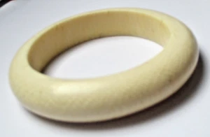 Ancien magnifique bracelet rigide jonc naturel couleur beige bijou vintage 5838 - Imagen 1 de 4