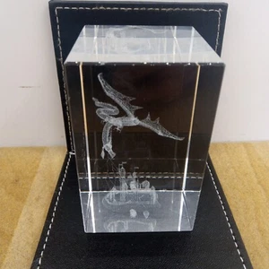 LASERGEÄTZTER GLAS BRIEFBESCHWERER "DRACHE" - Bild 1 von 6