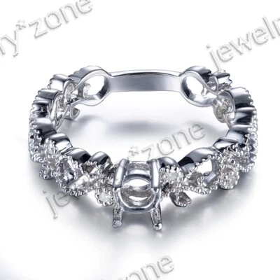 Anillo de diamantes de forma redonda de 4 mm a 4,5 mm con montura semi montada de oro blanco sólido de 10 k Foto 1 de 4