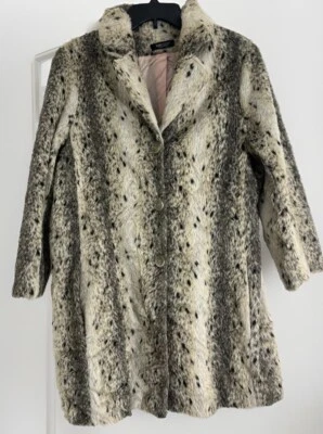 Casaco Karen Kane estilo de vida pele sintética como coelho, lince, leopardo tamanho M - Imagem 1 de 4